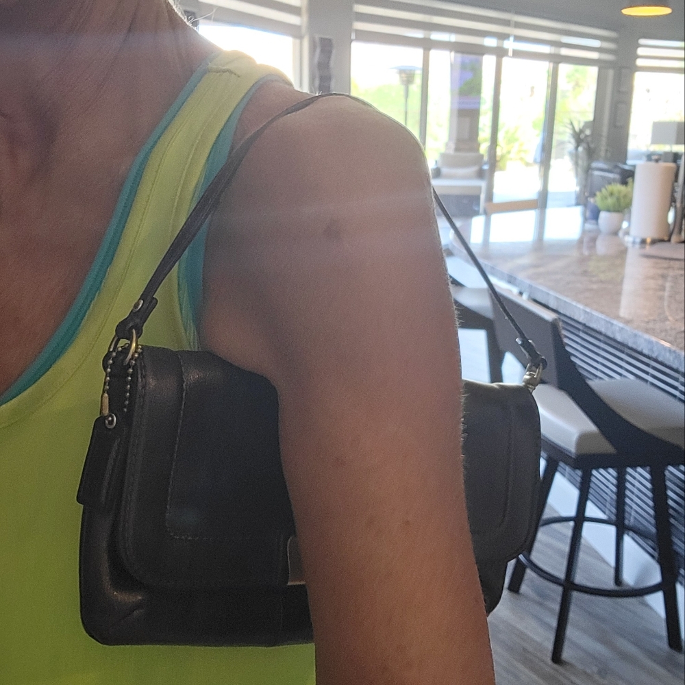 Coach wristlet - Picture 8 of 8